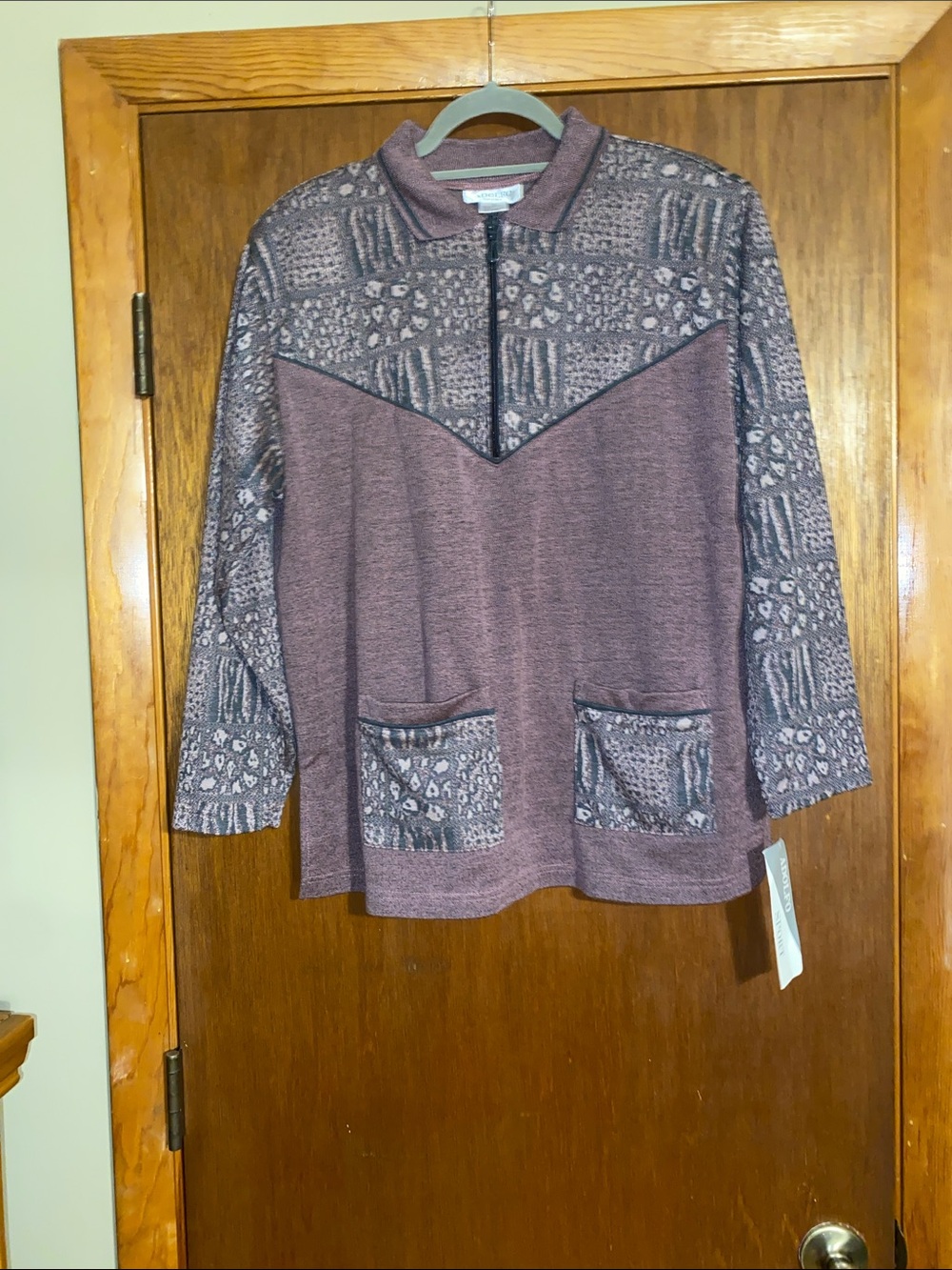 Adolfo Sport  Women’s Vintage Mauve Patterned Pullover Top NWT